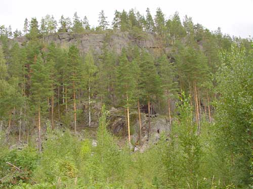 The rocks near Riistiina contain the hidden treasures of the pre-historic rock paintings.