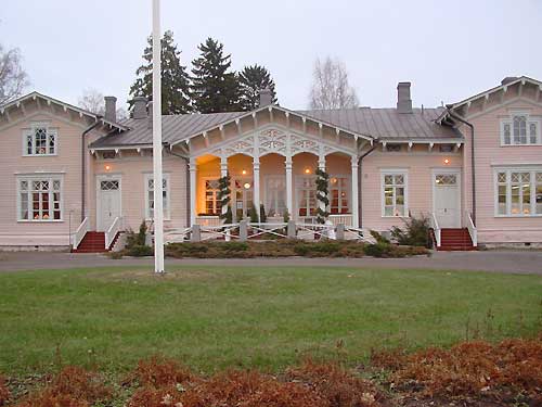 The old vicarage Kenk�vero is an historical place with a new content.